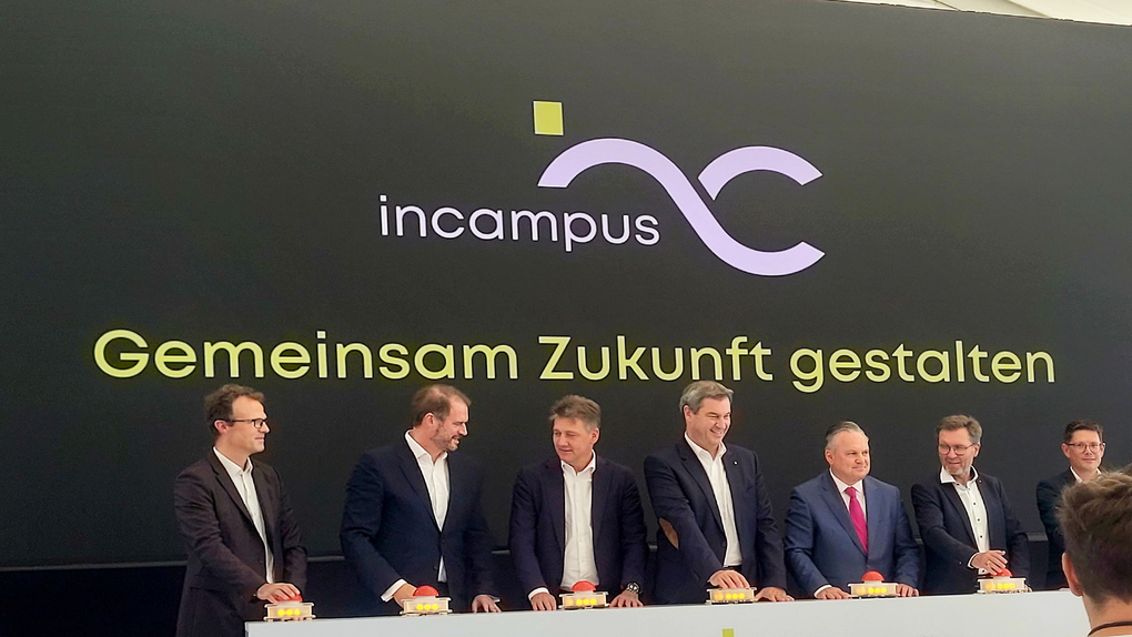 Die Einweihungszeremonie für den Technologiepark incampus haben der bayerische Ministerpräsident Dr. Markus Söder und Ingolstadts Oberbürgermeister Dr. Christian Scharpf gemeinsam mit Audi CEO Gernot Döllner und CARIAD CEO Peter Bosch durchgeführt.