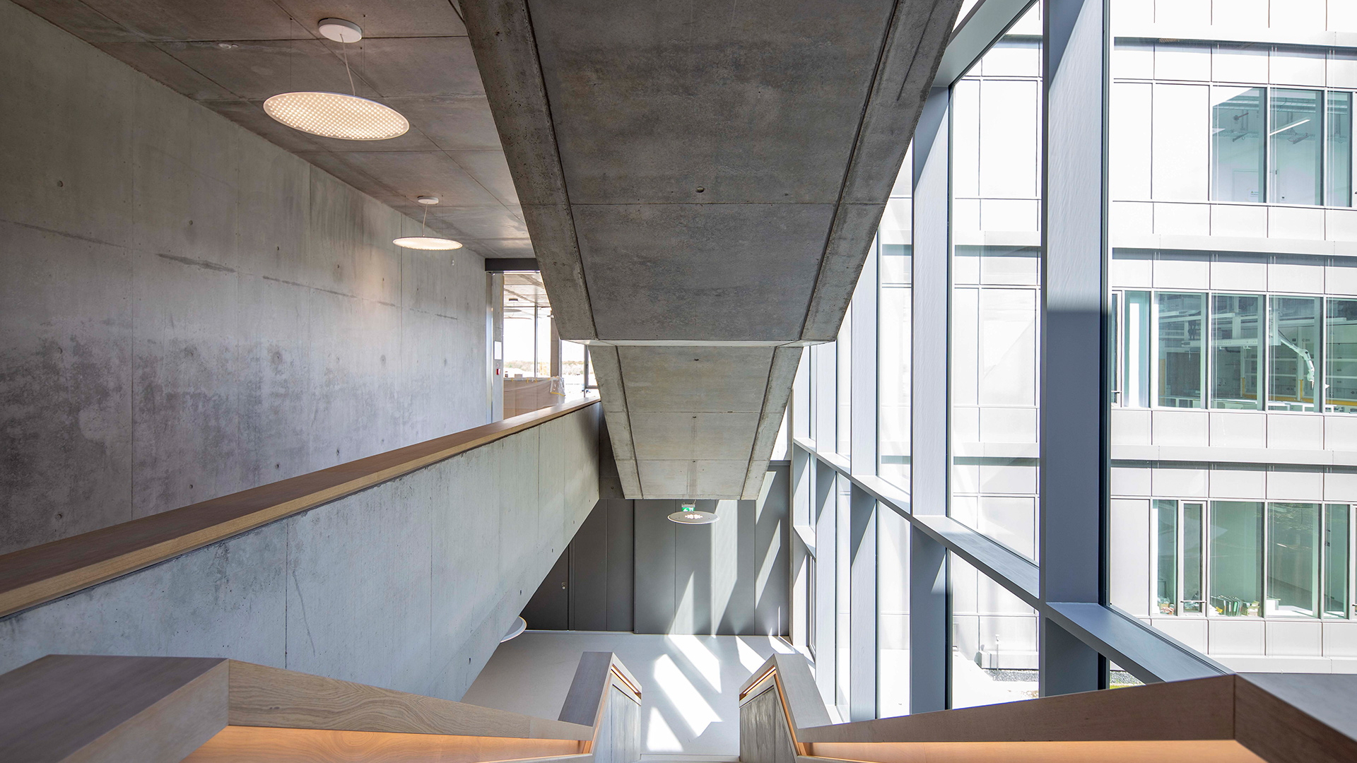 Treppenhaus im Forschungsneubau IMBIT an der Universität Freiburg