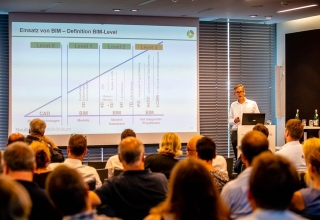 Vortrag zum Thema BIM während der Konferenz Die Klinikimmobilie der Zukunft
