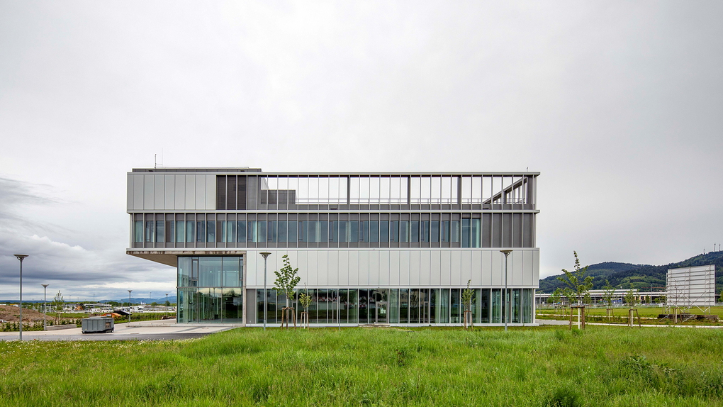 Aussenansicht des Forschungsneubaus IMBIT an der Universität Freiburg
