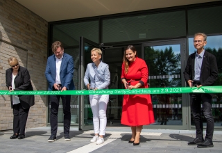 Das Deutsche Institut für Ernährungsforschung Potsdam-Rehbrücke (DIfE) feiert mit einem Festakt die Einweihung seines neuen Forschungsgebäudes.